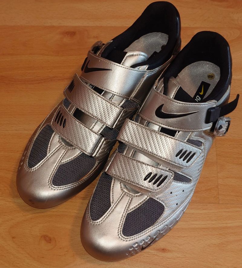Tretry NIKE Carbon 49 | GIRO Atmos II Phantom vystelky