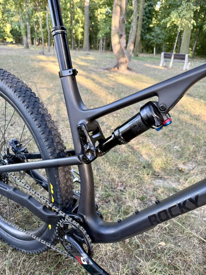 Rocky Mountain Element Carbon 2023, TOP stav, vel. L