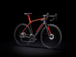 Trek Domane+ LT – karbonové endurance e-road kolo s Fazua