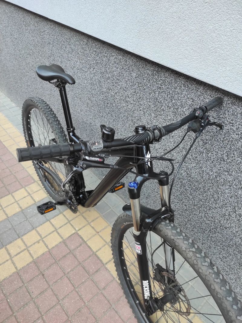Specialized Camber 29 celoodpružené kolo (M)