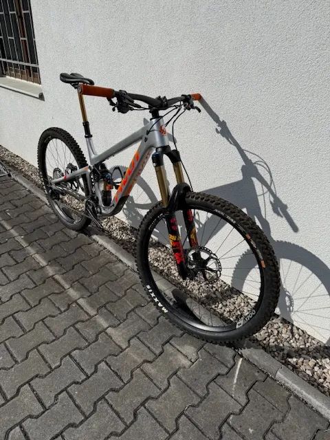Pivot Cycles FIREBIRD Pro XT/XTR