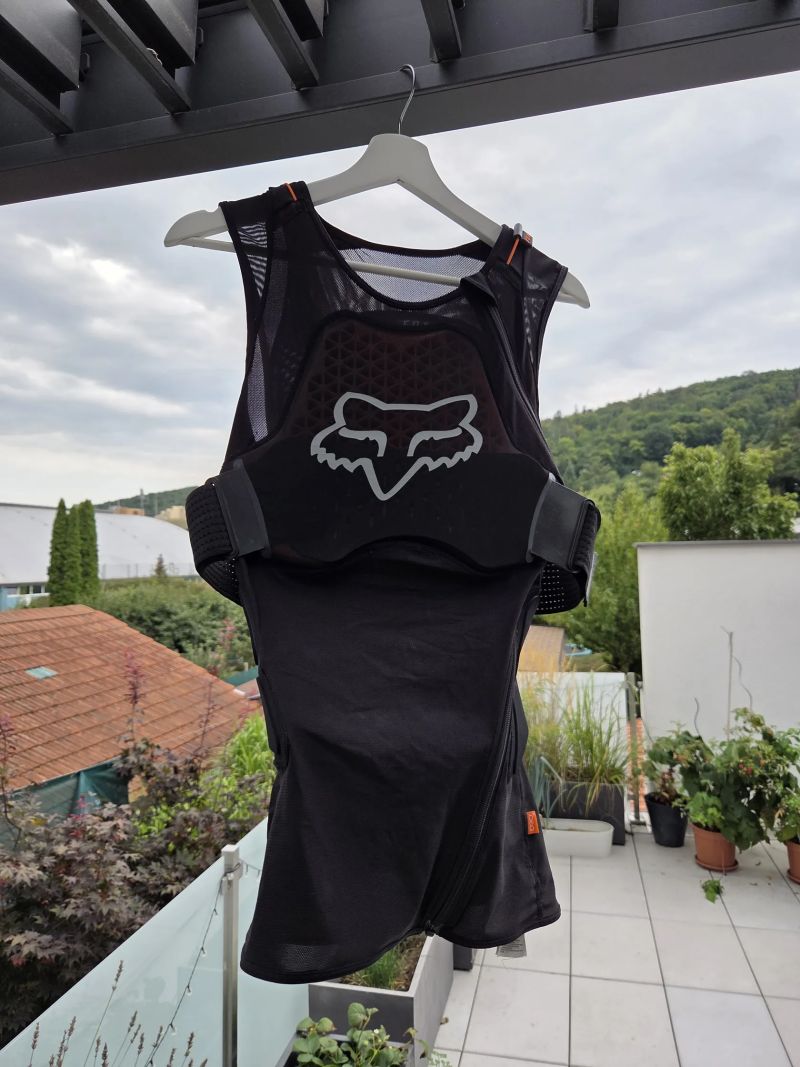 Fox Baseframe Pro D3O Vest Black velikost M