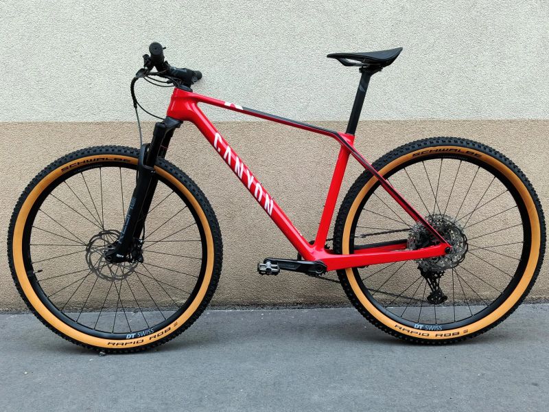 Canyon Exceed CF5 2022, vel M, carbon 29", TOP STAV