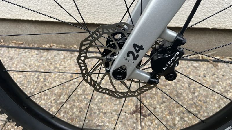 Woom 5 OFF, 24” lehké dětské kolo