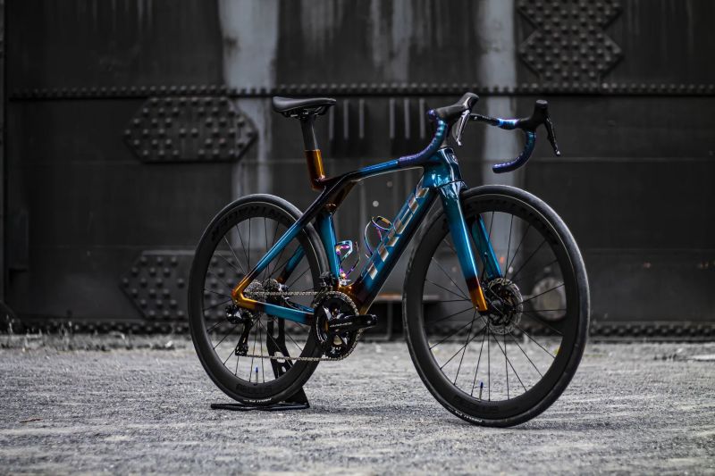 Trek Madone SLR 2024, Shimano Dura-Ace Di2 2x12, Bontrager