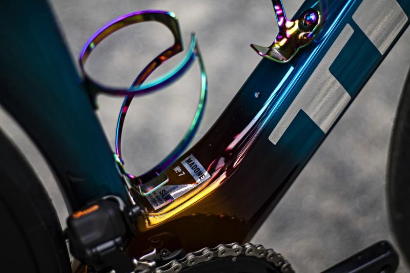 Trek Madone SLR 2024, Shimano Dura-Ace Di2 2x12, Bontrager