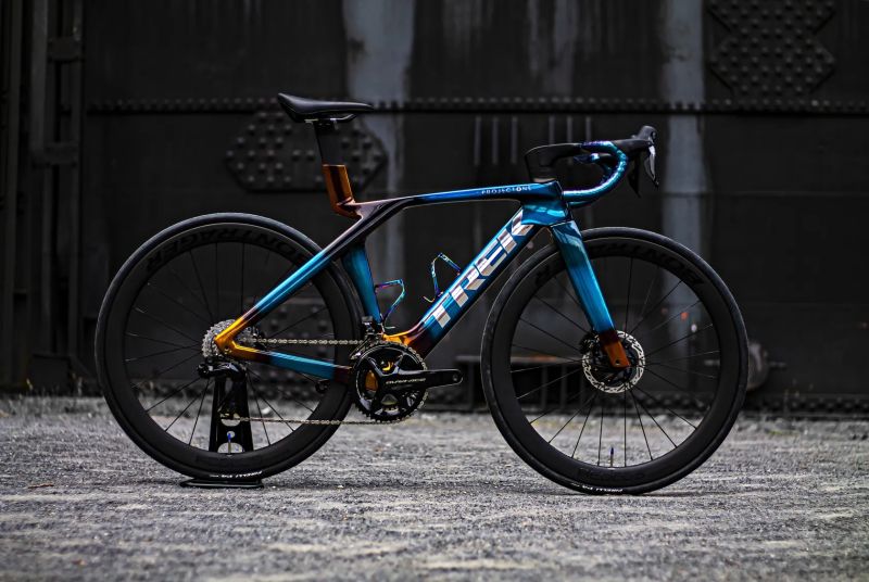 Trek Madone SLR 2024, Shimano Dura-Ace Di2 2x12, Bontrager