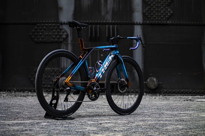Trek Madone SLR 2024, Shimano Dura-Ace Di2 2x12, Bontrager