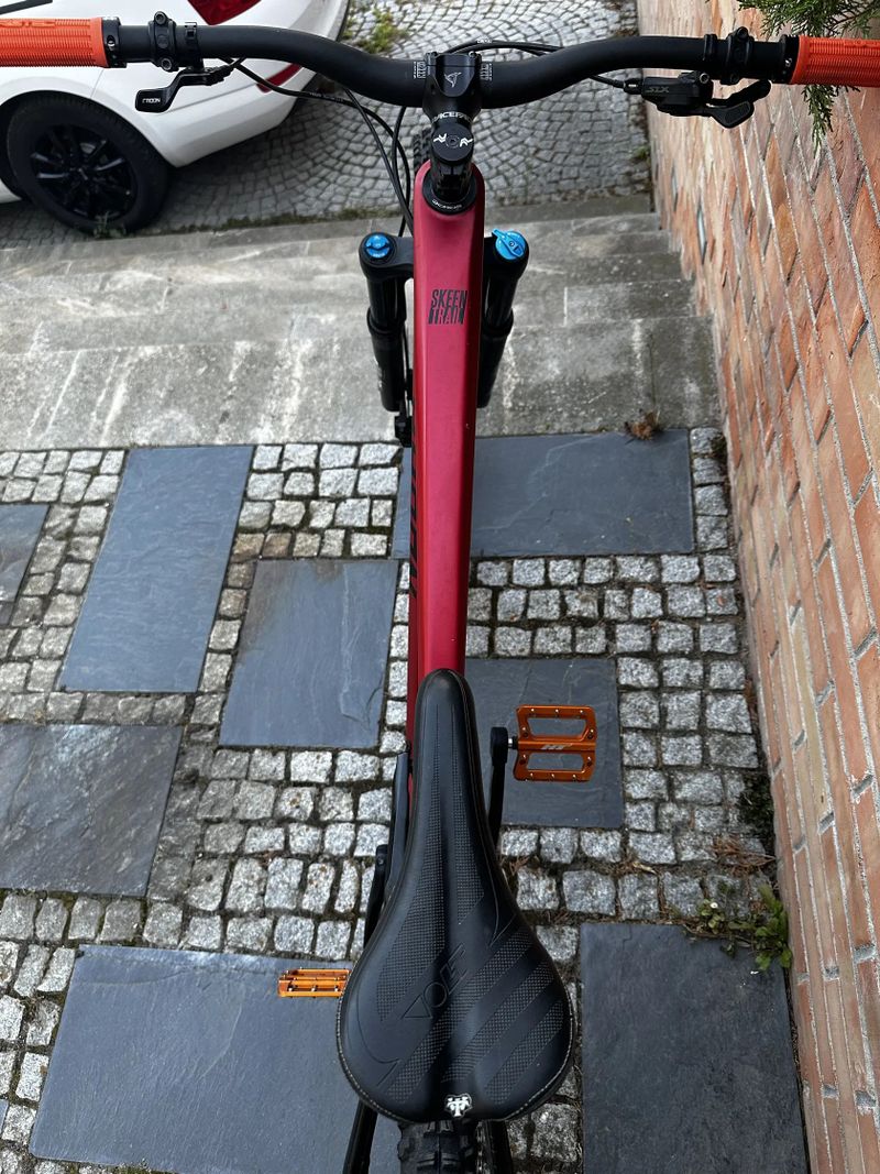 Radon Skeen trail CF 9