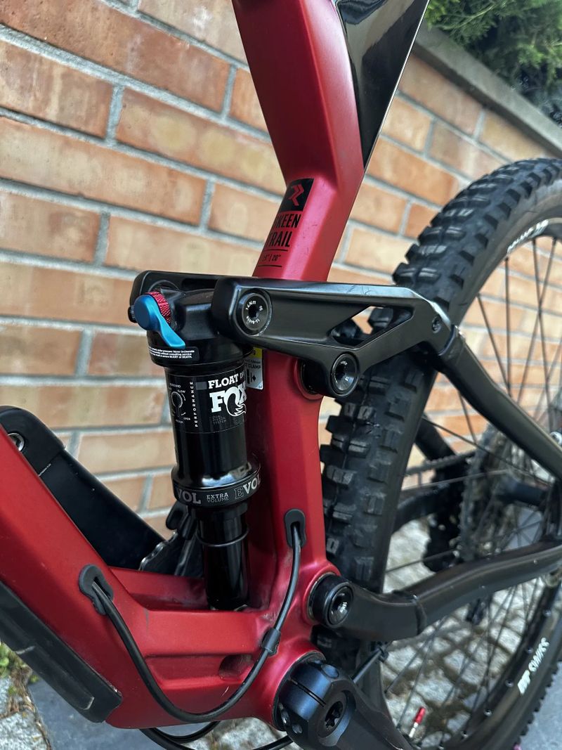 Radon Skeen trail CF 9