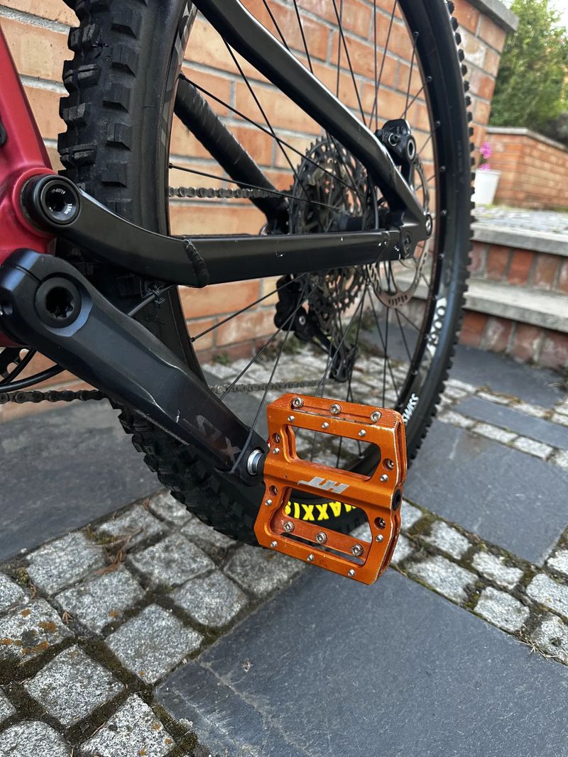 Radon Skeen trail CF 9