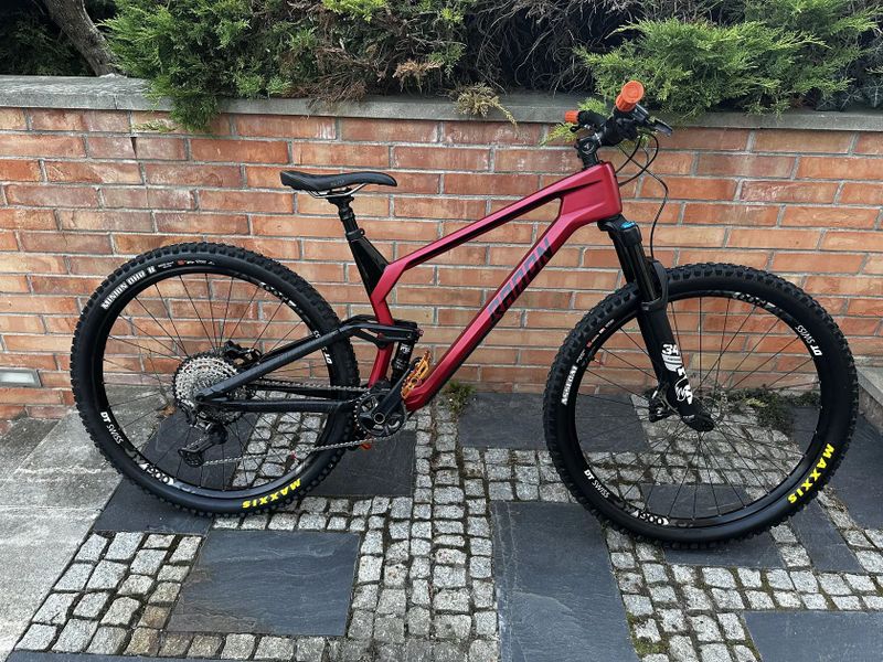 Radon Skeen trail CF 9