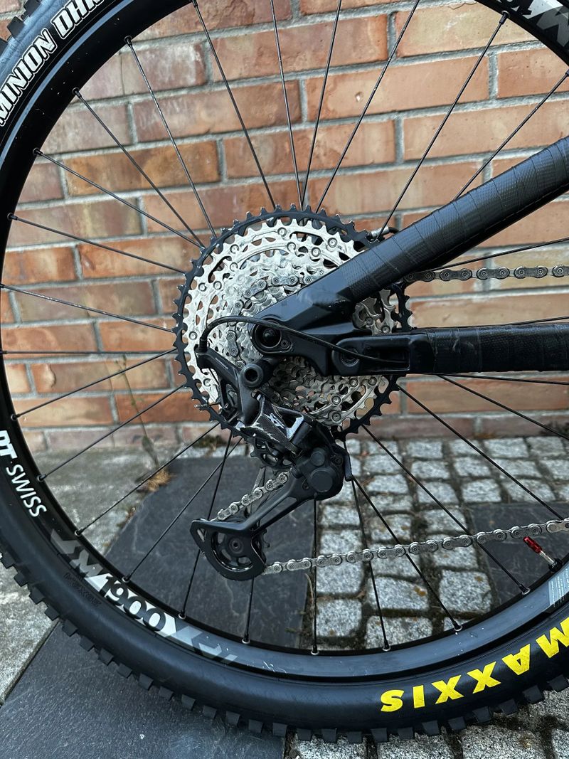 Radon Skeen trail CF 9