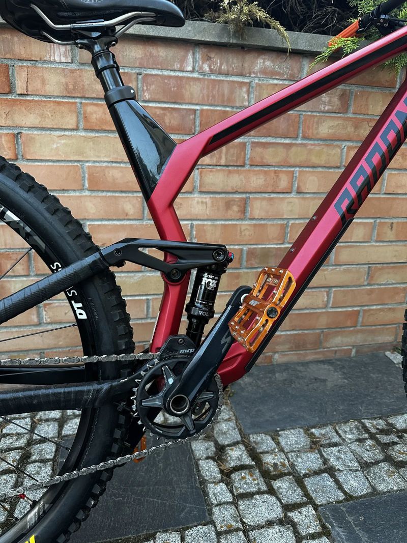 Radon Skeen trail CF 9