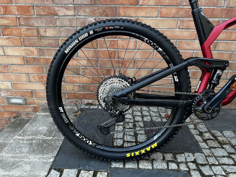 Radon Skeen trail CF 9