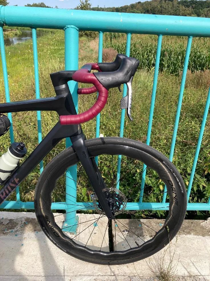 Prodám luxusní full karbon endurance silničku Rose Reveal 06 Sram Red AXS / SLEVA 110.000 Kč