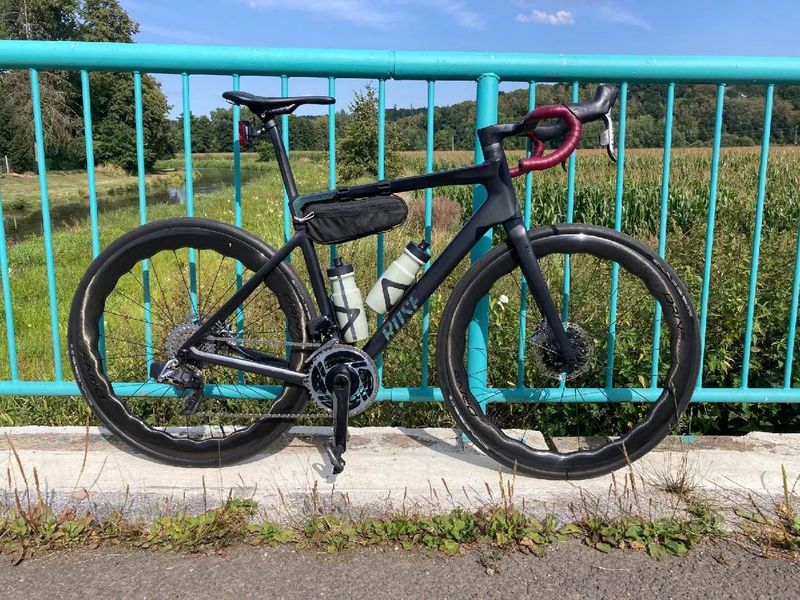 Prodám luxusní full karbon endurance silničku Rose Reveal 06 Sram Red AXS / SLEVA 110.000 Kč