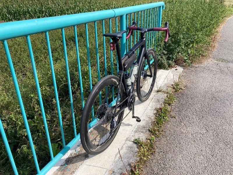 Prodám luxusní full karbon endurance silničku Rose Reveal 06 Sram Red AXS / SLEVA 110.000 Kč