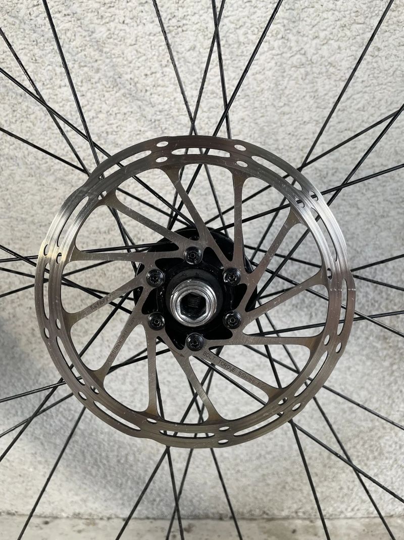 Zapletená kola Mondraker 29"