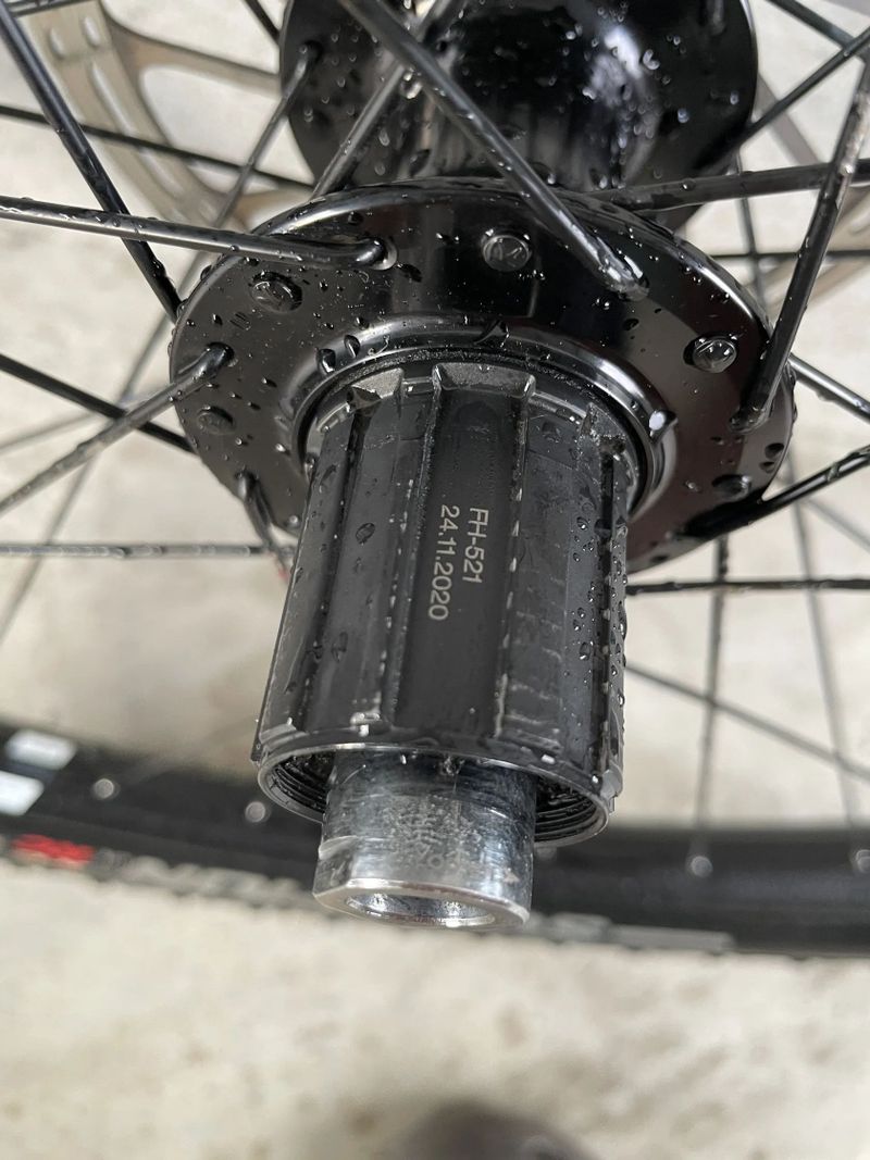 Zapletená kola Mondraker 29"