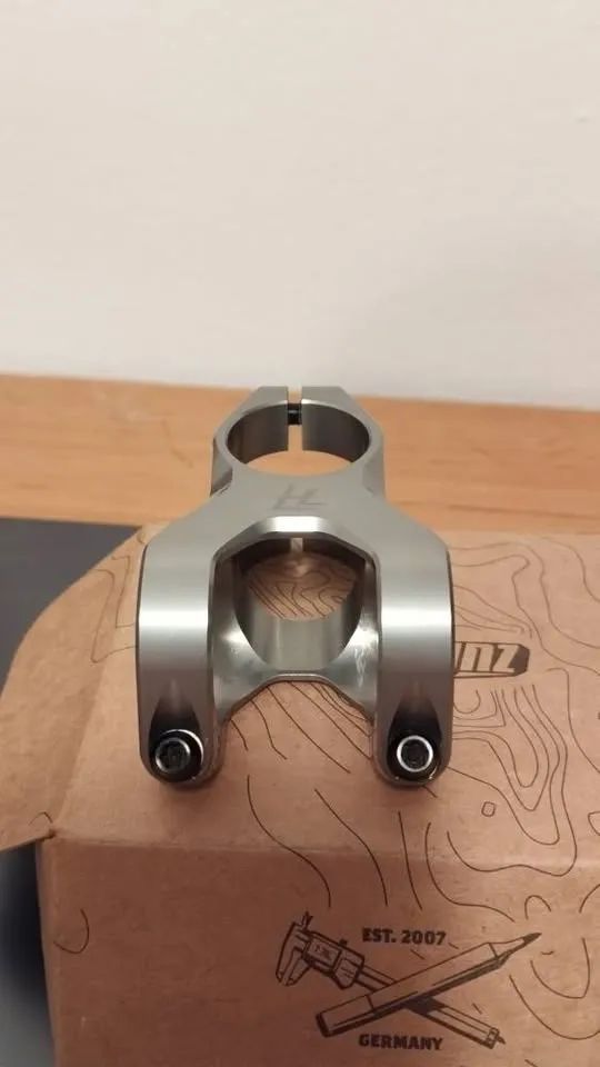 Představec 77Desingz stem