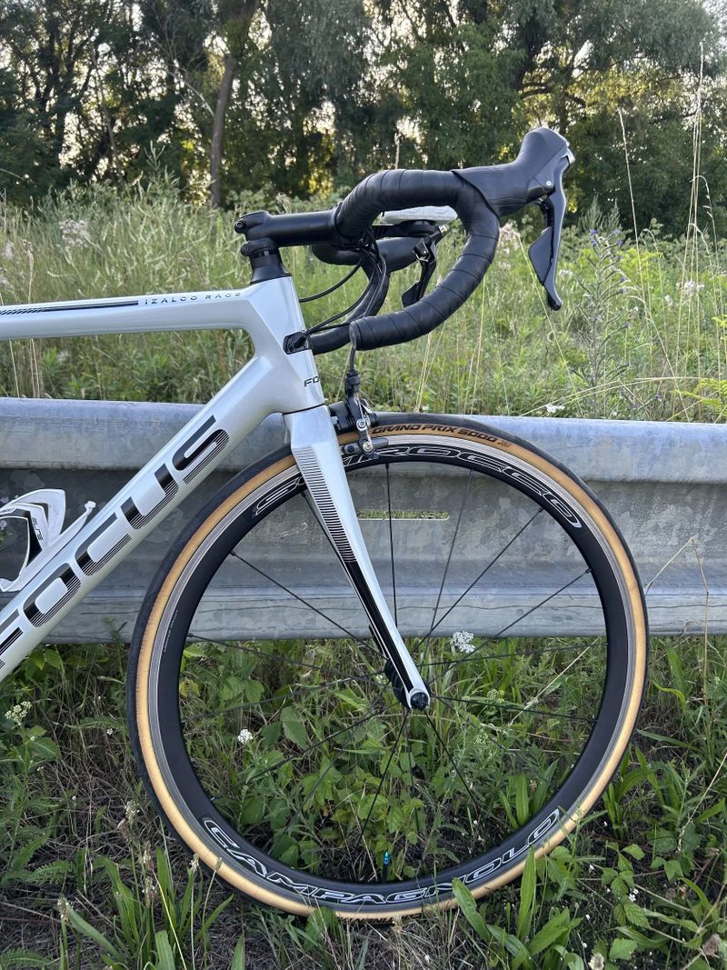 Focus Izalco Race