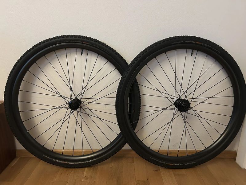 Karbonova gravel kola Ibis / Industry Nine