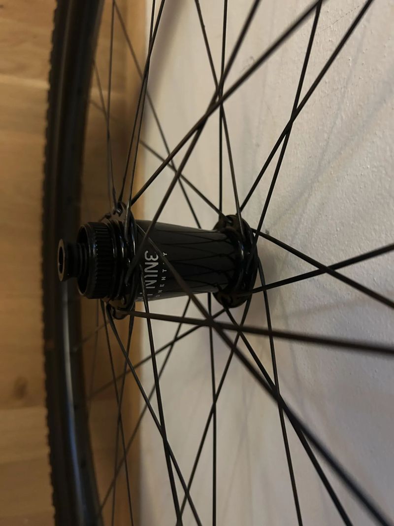 Karbonova gravel kola Ibis / Industry Nine