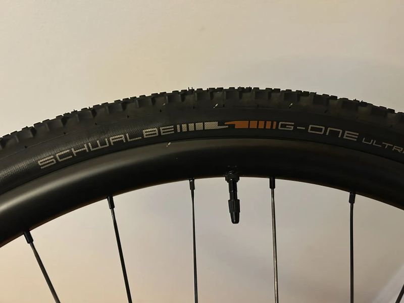 Karbonova gravel kola Ibis / Industry Nine