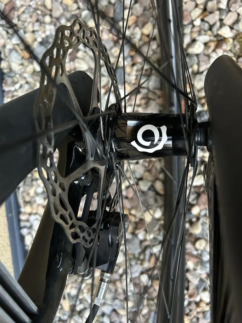 Karbonova gravel kola Ibis / Industry Nine