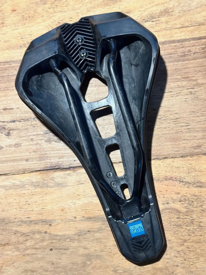 PRO Stealth Curved Team, 142 mm, karbonové ližiny