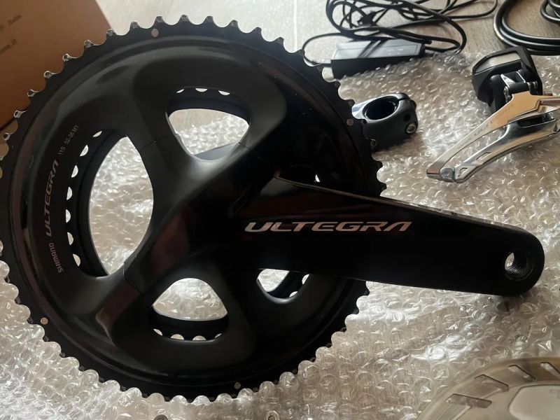 Kompletní sada Shimano Ultegra Di2 2x11s typ R8070, hydraulika/elektrika
