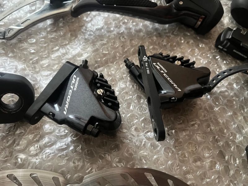 Kompletní sada Shimano Ultegra Di2 2x11s typ R8070, hydraulika/elektrika