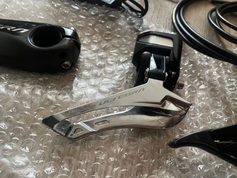 Kompletní sada Shimano Ultegra Di2 2x11s typ R8070, hydraulika/elektrika