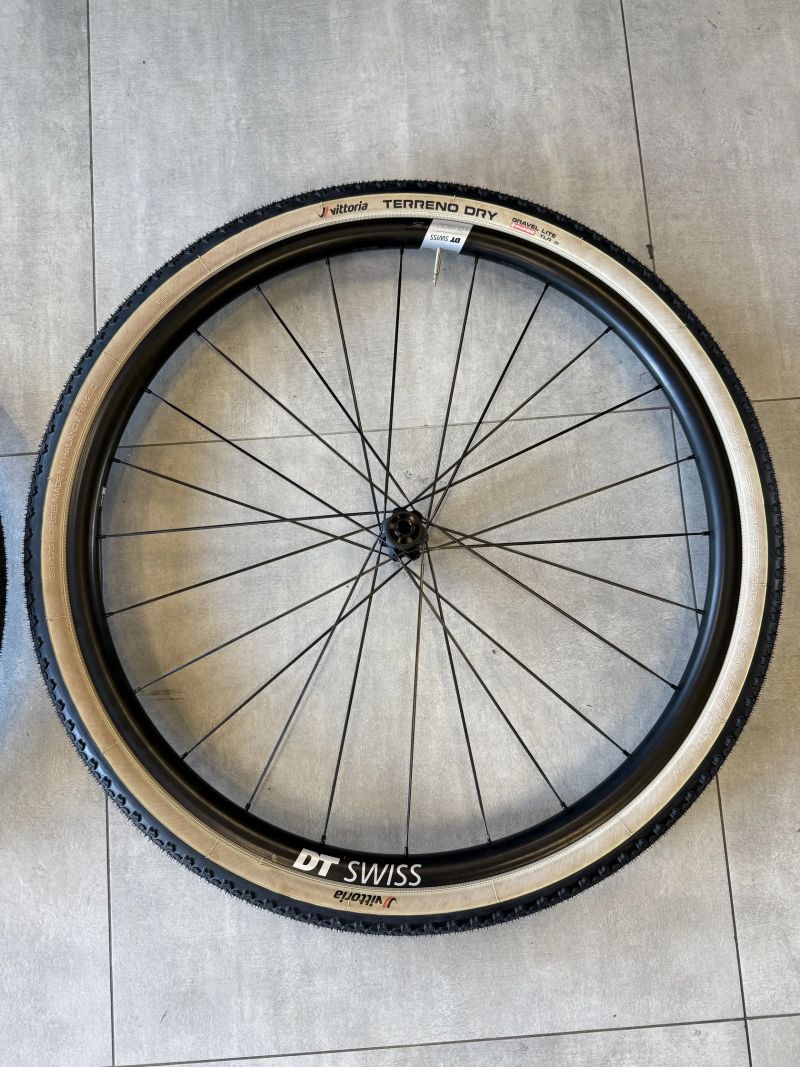 DT Swiss G 1800