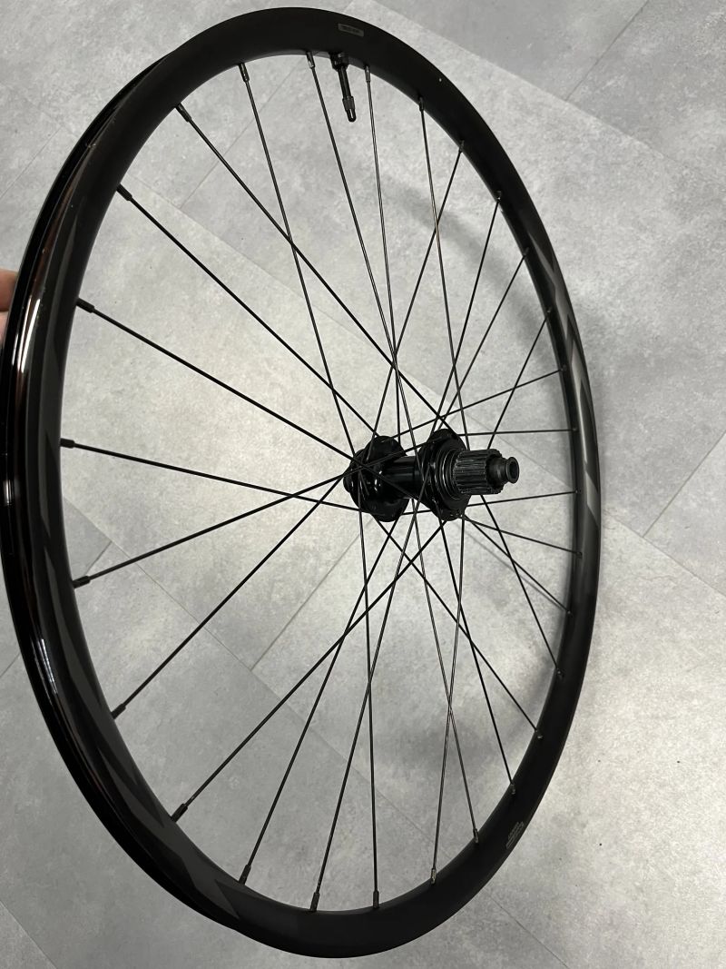 Zapletená kola Giant XCT
