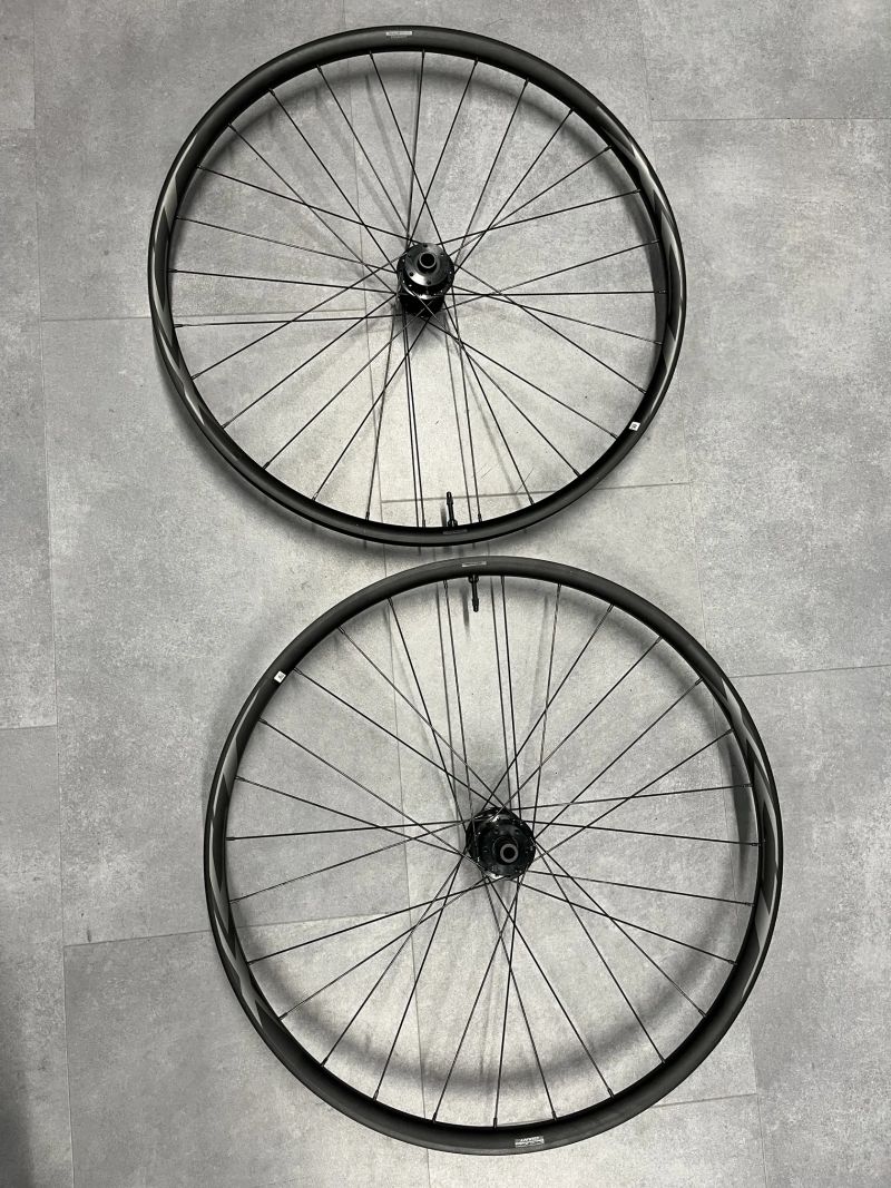 Zapletená kola Giant XCT