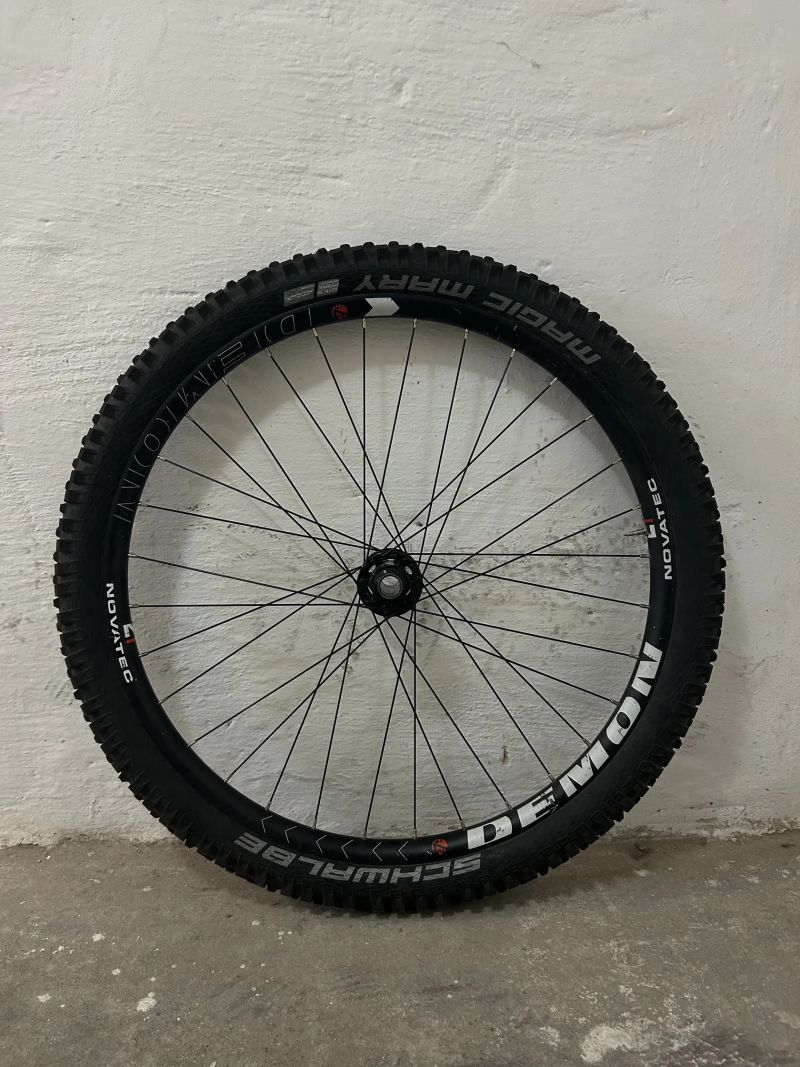 Prodám Přední kolo Novatec Demon 27.5