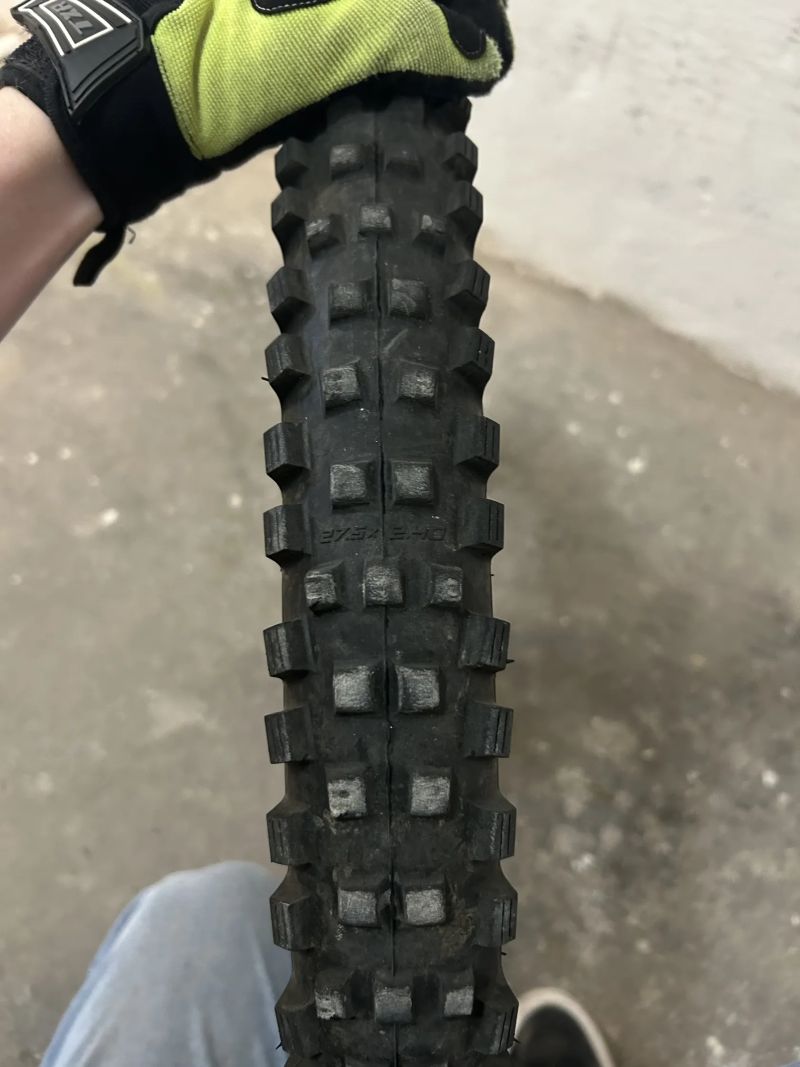 Prodám Přední kolo Novatec Demon 27.5