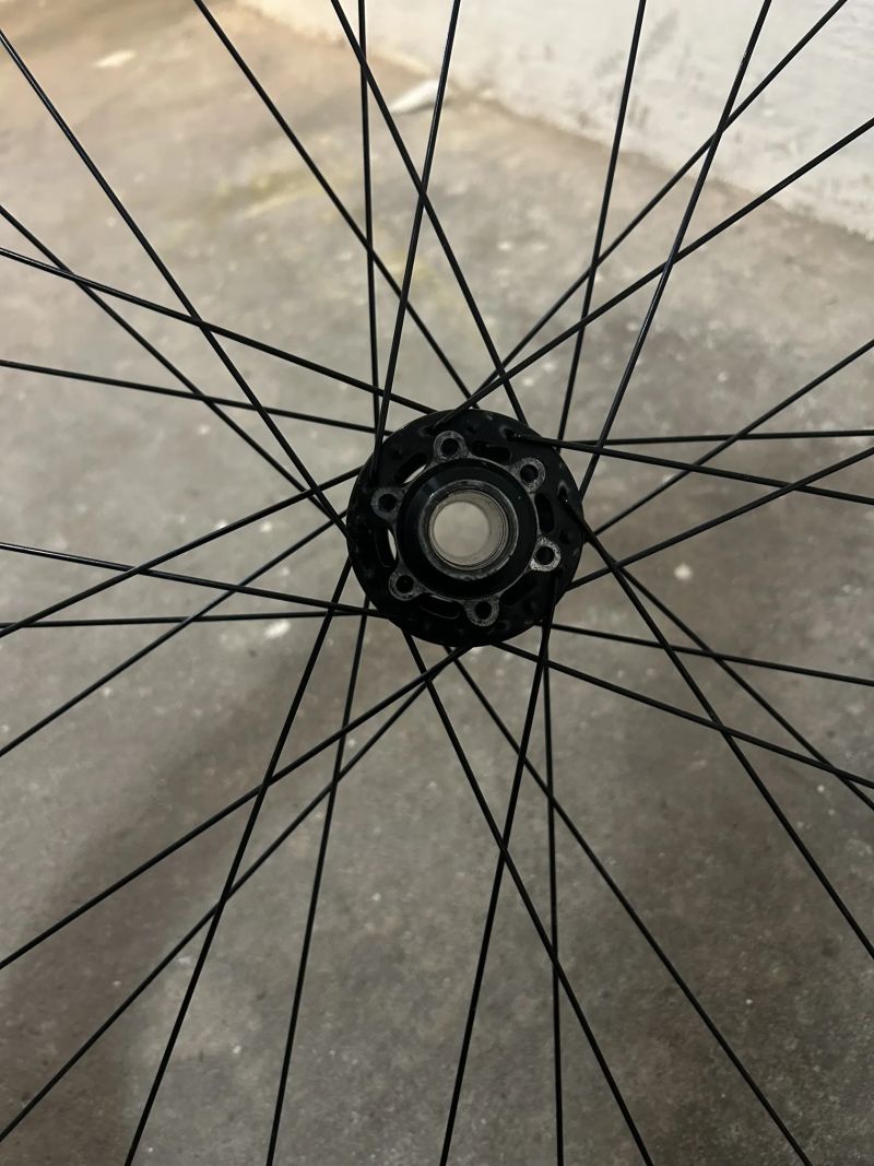 Prodám Přední kolo Novatec Demon 27.5
