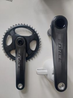 Karbonové Sram Force D1 42T vč. BSA středu