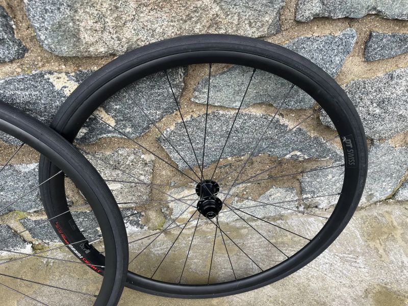 DT Swiss R470 - kotoučová, tubeless ready