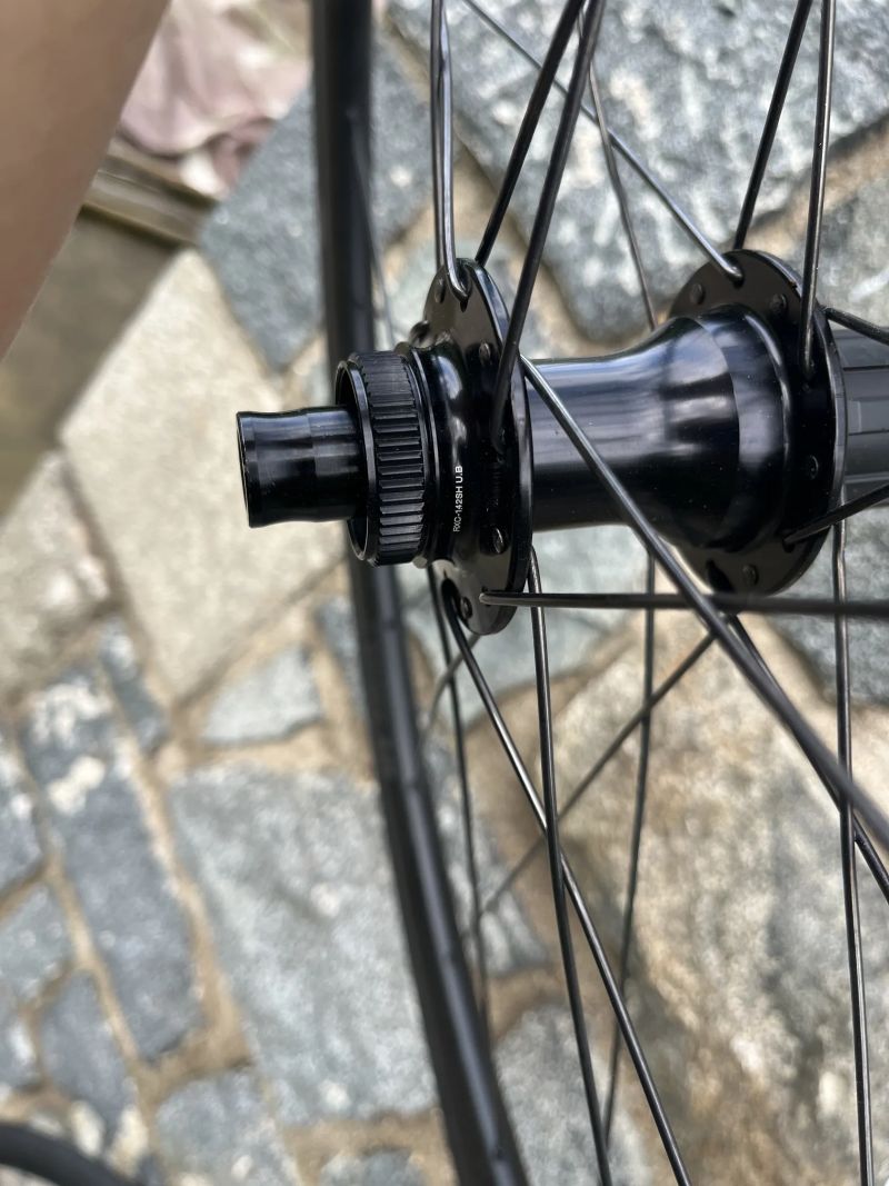 DT Swiss R470 - kotoučová, tubeless ready
