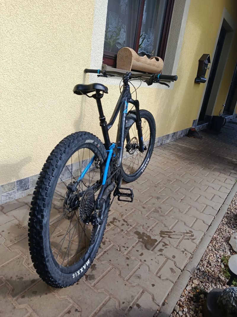 Celoodpružené kolo Giant anthem 2