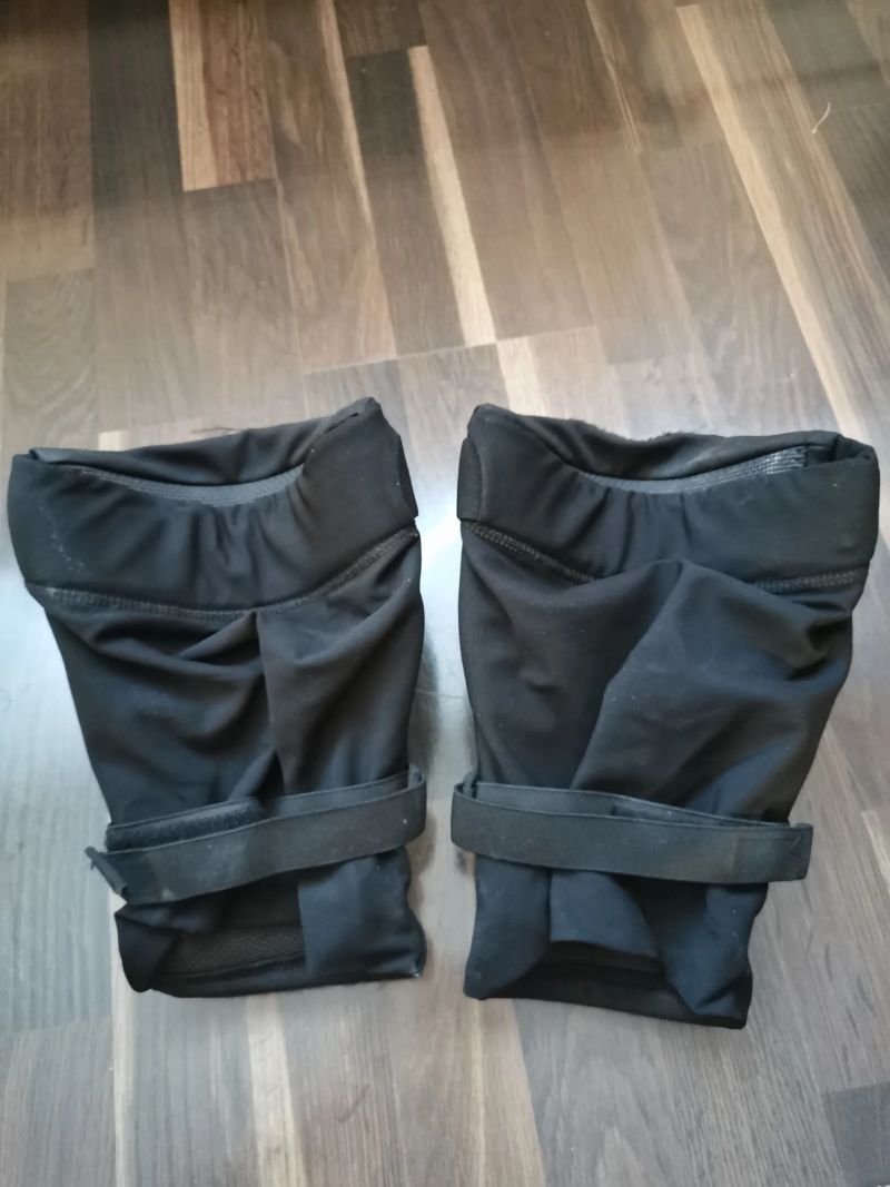 POC chrániče kolen