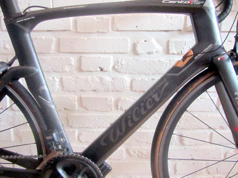 WILLIER CENTO1 AIR na Shimano Di2, 58cm. Super stav. PC 130.000 Kč