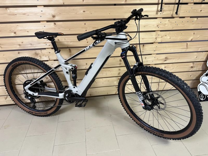 Elektrokolo BULLS SONIC EVO AM1 750Wh GREY NOVÉ