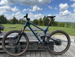UNIKÁTNÍ COLORWAY - Radon Slide Trail 10.0 MS (Petrol)
