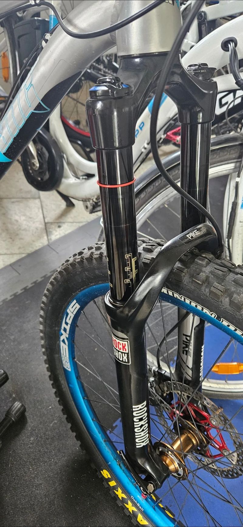 Vidlice Rock Shox Pike RCT3 stavitelná 160mm