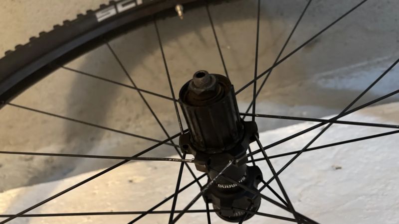Zadni kolo SHIMANO 5x135 RU